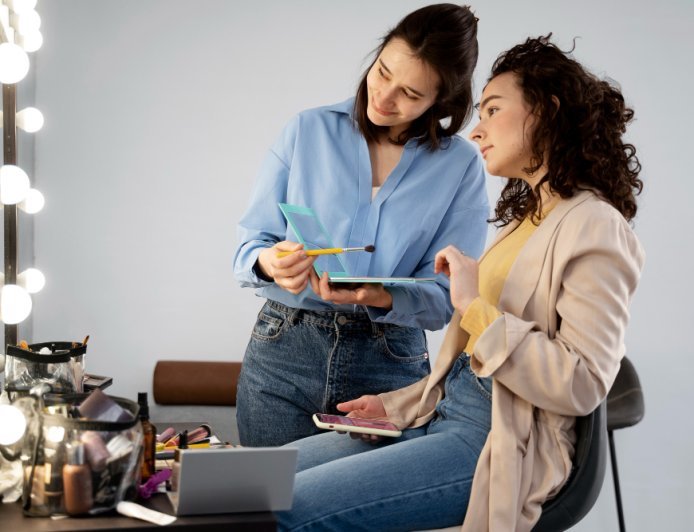 Cómo combinar accesorios para elevar tu outfit: consejos de estilistas